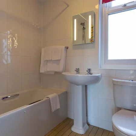 Guest house The Gables 4*
